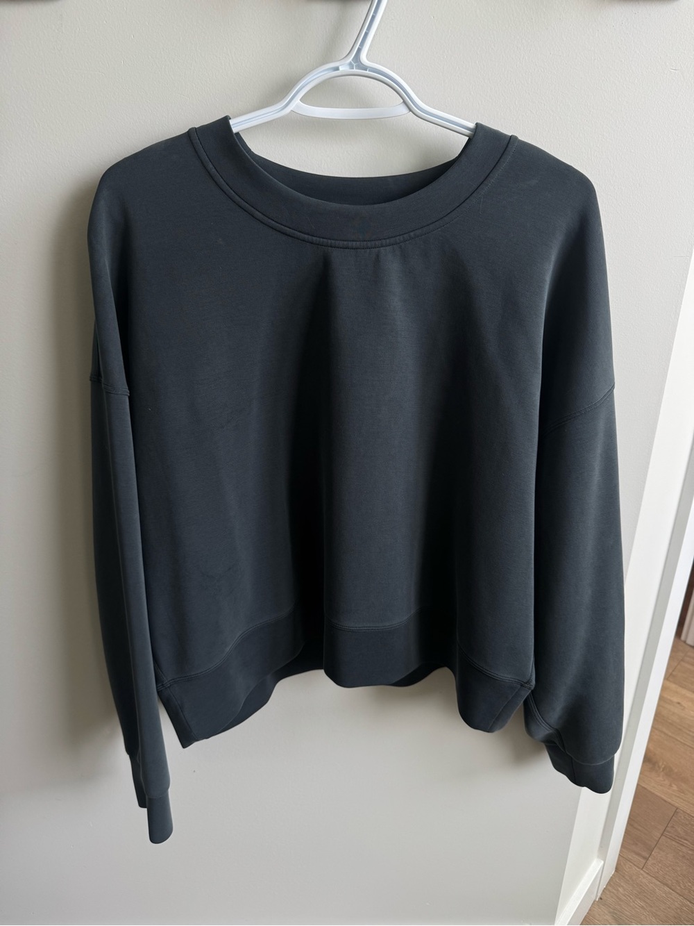 lululemon athletica Black softstreme Crewneck Pullover Sweatshirt